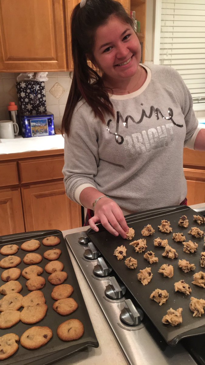 LissaTripp1818's tweet photo. Cookie Armageddon is in full swing 🍪🍪🍪 #TripleBatch #ChocolateChip #SoManyCookies https://t.co/8uJbDevIYl