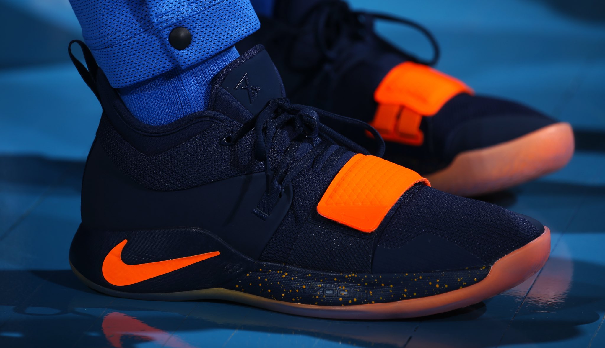 zoo Bermad Cenagal SoleCollector.com on Twitter: "#SoleWatch: Hi-Viz hits on @Yg_Trece's  latest Nike PG 2.5 PE. 📸: Zach Beeker https://t.co/Et9gkY24sV" / Twitter