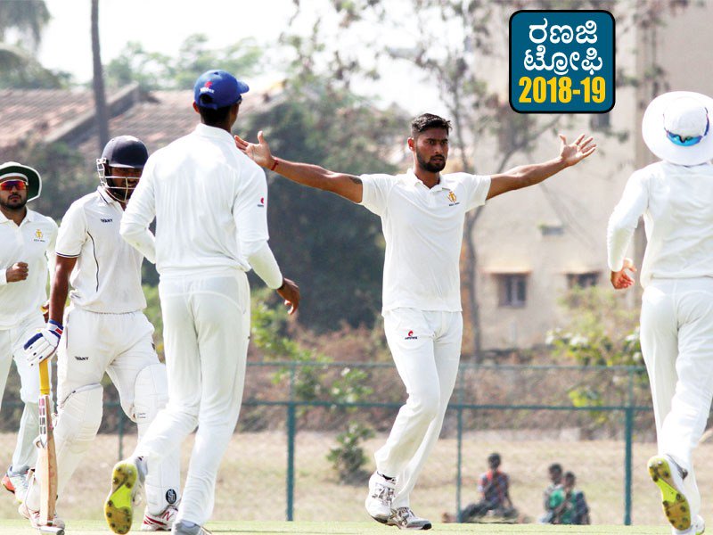 Vijayavani_Digi's tweet photo. ರೈಲ್ವೇಸ್ಗೆ ರೋನಿತ್ ಮೋರೆ ಸ್ಪೀಡ್ಬ್ರೇಕ್
#RanjiTrophy #RonitMore #Karnataka #Railways #Cricket https://t.co/LJNTDWWoFj https://t.co/igBeCTxdnc