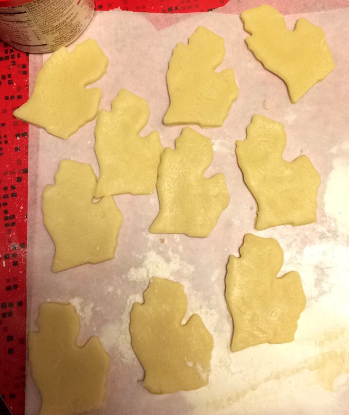 AMPartworksofMI's tweet photo. 🎄❤️✨ #HappyHolidays 

Thank You For An Amazing 2018! 

#ChristmasInTheMitten #AMPartworksofmi #MerryChristmas #ChristmasWeek #ChristmasEveEve #ChristmasCookies #MadeInMichigan #ampmiup #thankyouforyoursupport #ThankYouSoMuch #SundayFunday #holidayseason #HappyHolidays2018 😘✌🏻 https://t.co/TdYNhYj7BZ