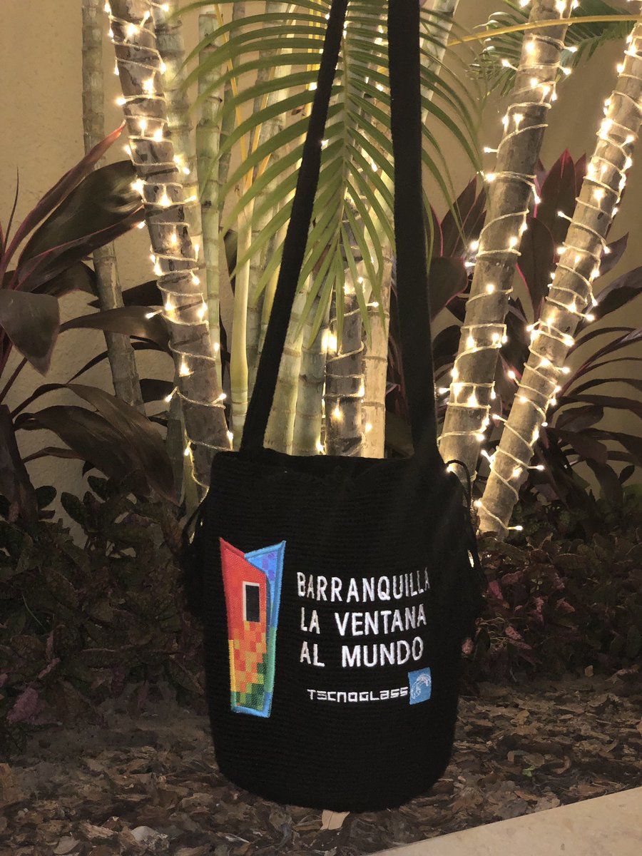 ChrisDaes's tweet photo. Nuestros clientes de USA enloquecieron con la mochila de @_VentanaAlMundo de @Wayuulifestyle https://t.co/IBNdxsWs9K