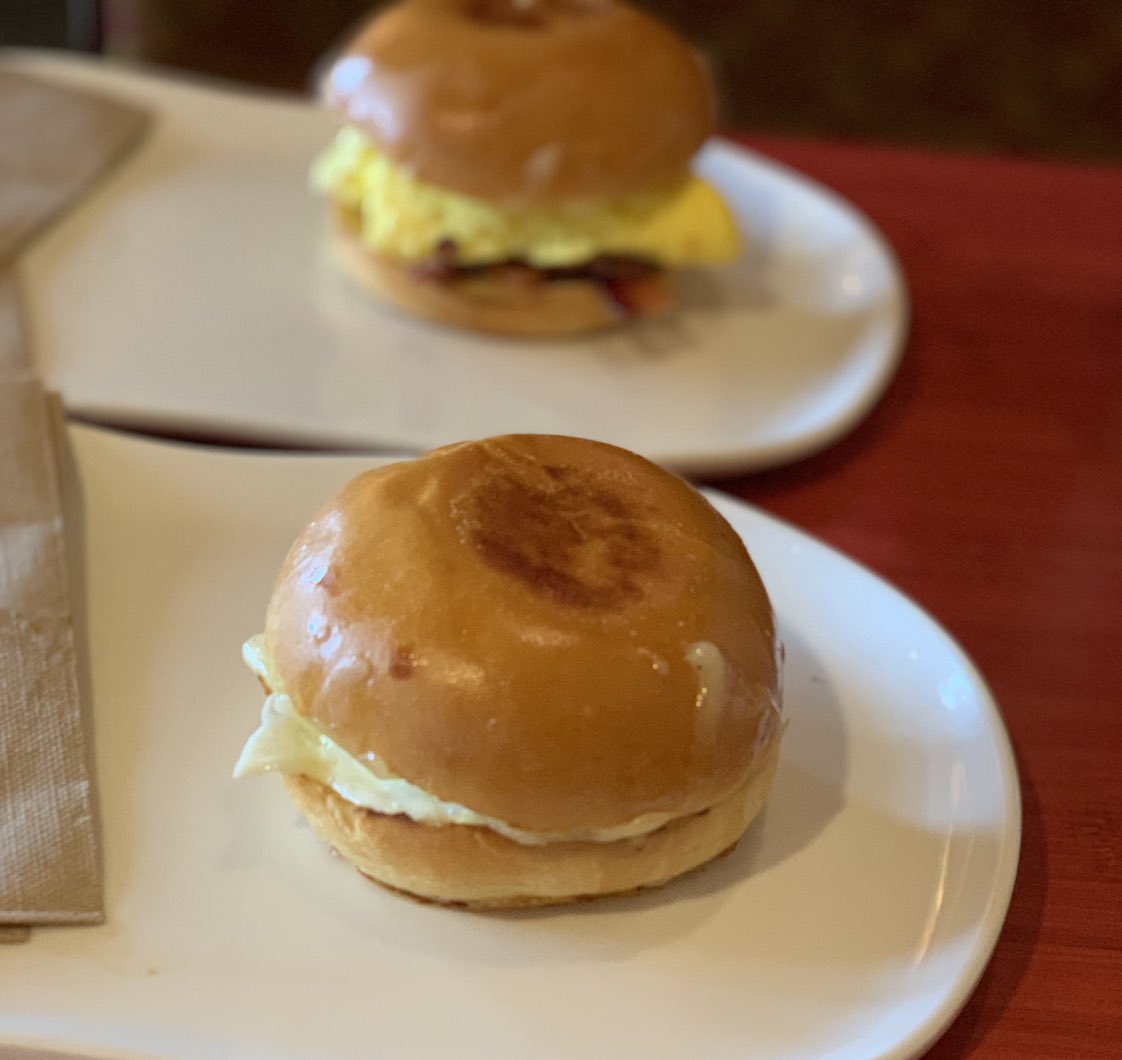 speduc8tor's tweet photo. @sfloresRRISD #SimplePleasures #BreakDay3 #BreakfastForDinner #BreakingBreadWithMyBrother https://t.co/eaeNkHQfvI