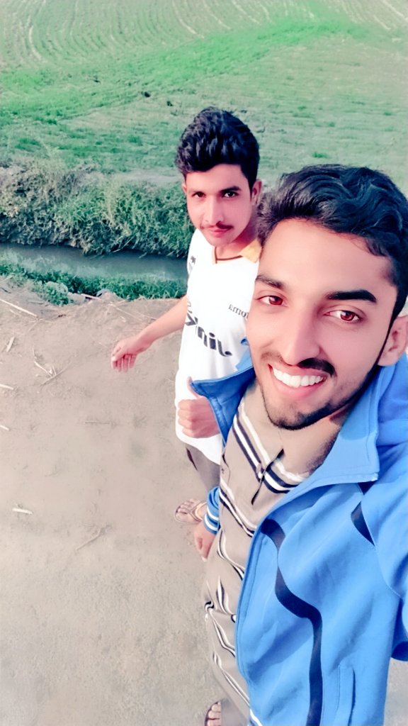 aliusama724's tweet photo. ہزاروں غم چھپائے ہیں لبوں کی مسکراہٹ نے
بڑی مشکل سے آیا ہے ہنر خوش باش رہنے کا
#Ali~Usama..... https://t.co/45zTX1YS9w
