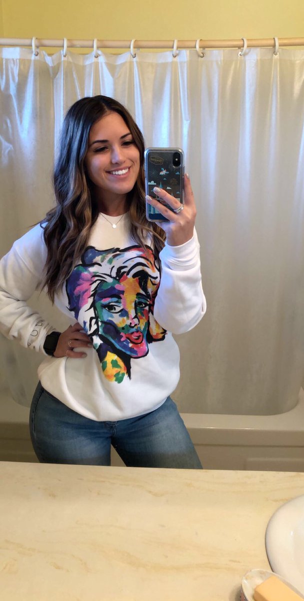 nikkiiiibby's tweet photo. • almost marilyn • had to add this piece to my merch collection💁🏻‍♀️ @KianLawley @Kian https://t.co/8CLwb0FkQ5