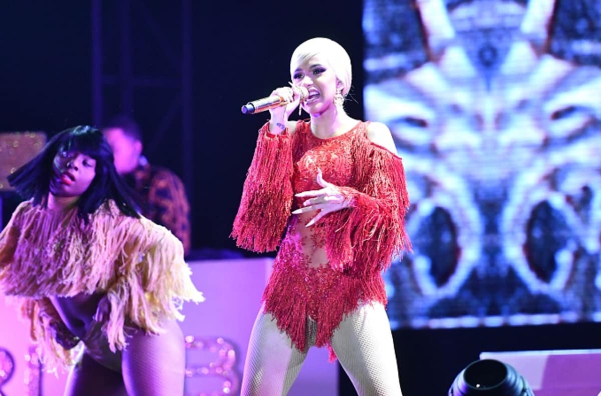 ComplexMusic's tweet photo. Cardi B reportedly turned down Super Bowl in support of Colin Kaepernick. https://t.co/1XkzTqcPQu https://t.co/bpqWk0S7N3