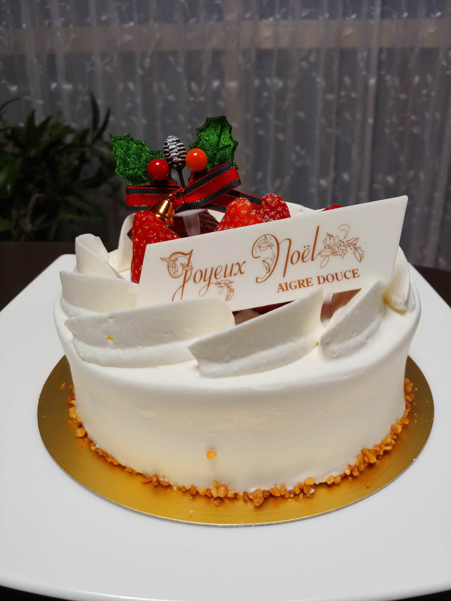 May フライングで食べたクリスマスケーキ２つめ マストの定番 他の味を買ってもシャンティも欲しくなる 相変わらず大きい苺だわ シャンティフレーズ エーグルドゥース クリスマスケーキ T Co Hwqckh2pcd Twitter