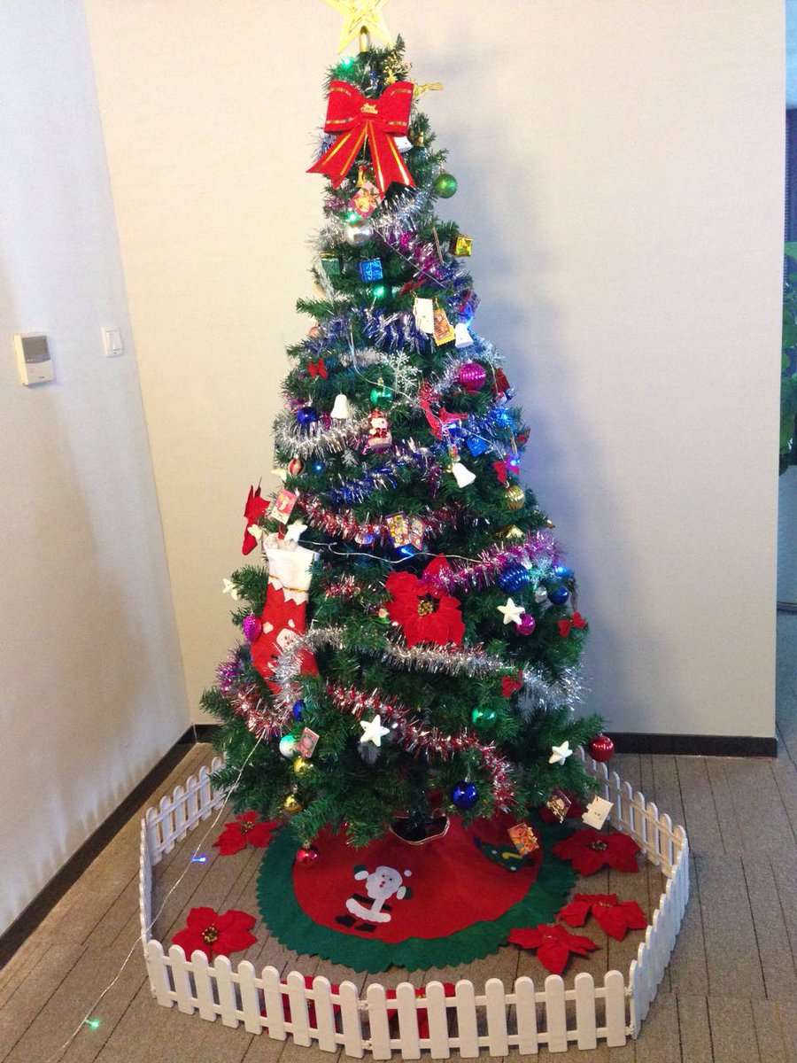 CarywellYe's tweet photo. Dear all friends,Merry Christmas and Happy New Year ! https://t.co/lZCp19irNo