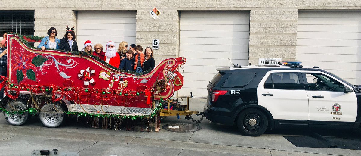 LAPDStoecklein's tweet photo. There are no words to describe the feeling of embracing the love of our community. @NewtonLAPD #SouthPark #SouthLA #LAPD https://t.co/rMVwPTJlG5