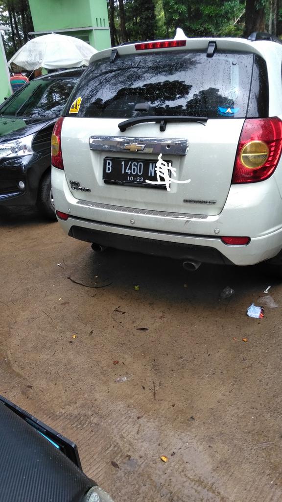 3 hari menyenangkan di @situgung  rusak di detik2 akhir gegara mobil parkir sembarangan, dr pagi ketahan ga bisa balik...petugas parkir, aparat, pengelola dimintain tolong malah saling lempar..<a href="/ridwankamil/">Ridwan Kamil</a>