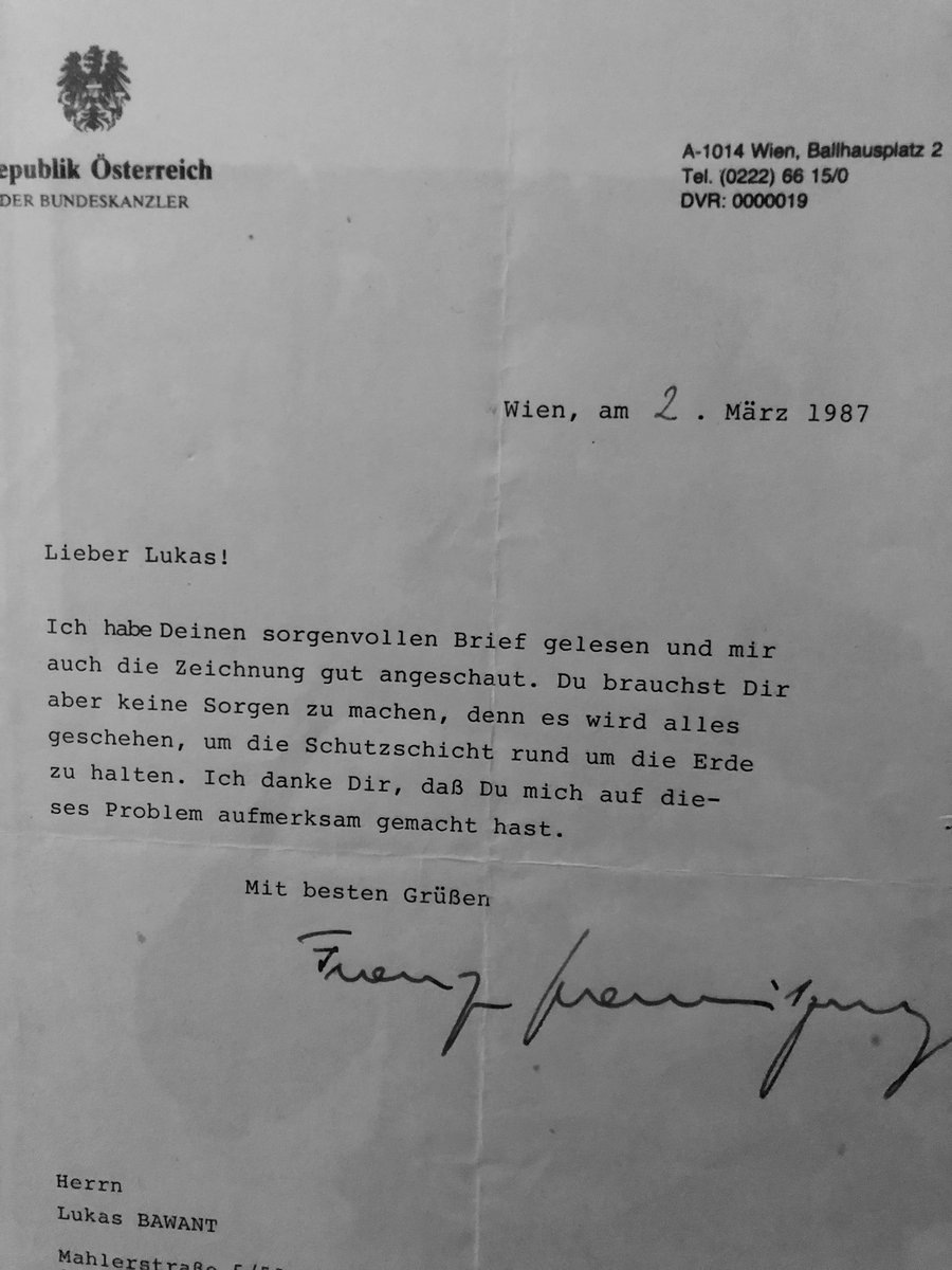 badoer77's tweet photo. „Nur noch kurz die Welt retten!“
Verkündung der frohen Botschaft: schon erledigt. ✅
#vranitzky #vranz #ozonloch #9yearoldme #ozonschicht https://t.co/mYQiVbZ5OH