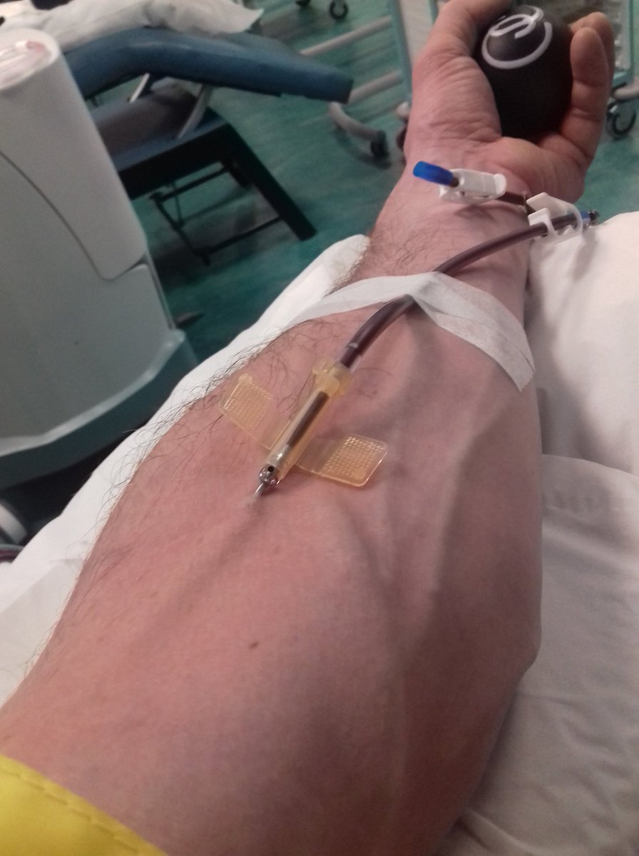 aljaroo1874's tweet photo. An early xmas present for someone @givebloodscot
#NoWrapping
#NoCost
#FreeCoffee
#FreeChocolate https://t.co/aSxTUURjta
