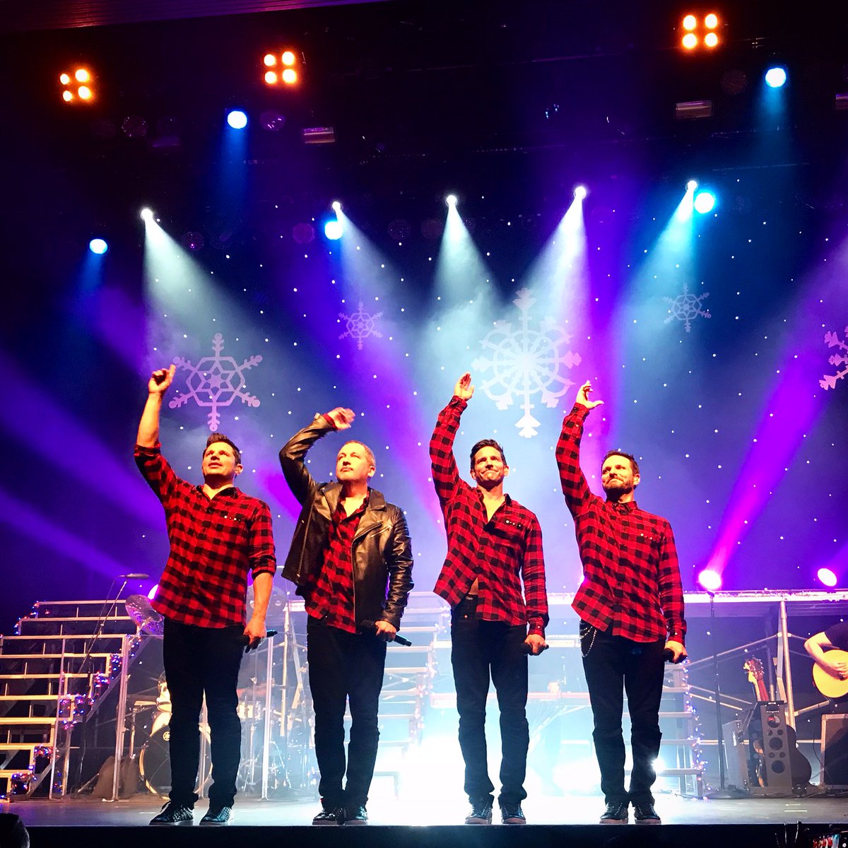 StaffordArima's tweet photo. #ThisGift of holiday music from @98official brought back glorious memories, and also made some new ones. Thanks @JeffTimmons for the tickets. https://t.co/oju9zLE8ZO