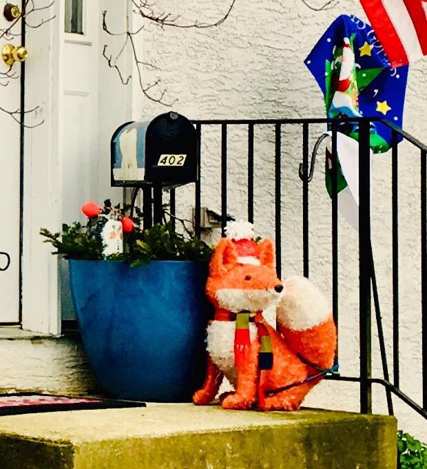 More Media Fox decorations spotted around town. If you see any other foxmas cheer, please share! 🌲🦊 #MediaFox #EverybodysHometownForTheHolidays