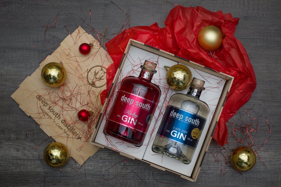 Looking for those last minute stocking fillers before Xmas, or a small gift to take to a party over the festive season.  

We are open until 12 noon on 24th December, and from 9-4 on 27th to 29th December.

 10% off at the distillery.