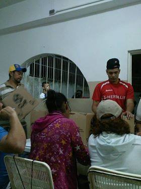 Clap19DeAbrill's tweet image. El CLAP 19 de Arbil continua beneficiando a la comunidad, en esta ocasión con la entrega de cajas de alimentos. 📦 #ParroquiaAltagracia #TodoElPoderParaLosCLAP @ClapOficial