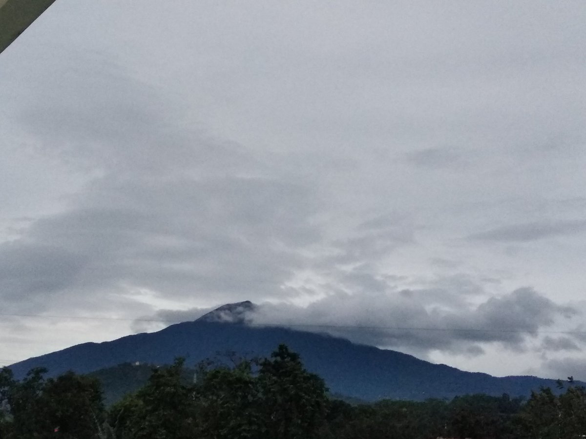 Lunevecart's tweet photo. Pemandangan sejuk 🏞 https://t.co/hz16qqo76a