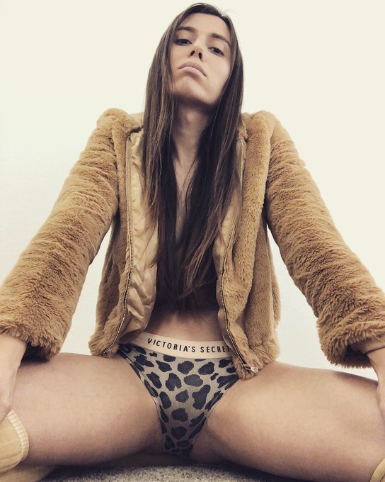 You make me feel and I&rsquo;m addicted to it. https://t.co/HCStsDMDtN