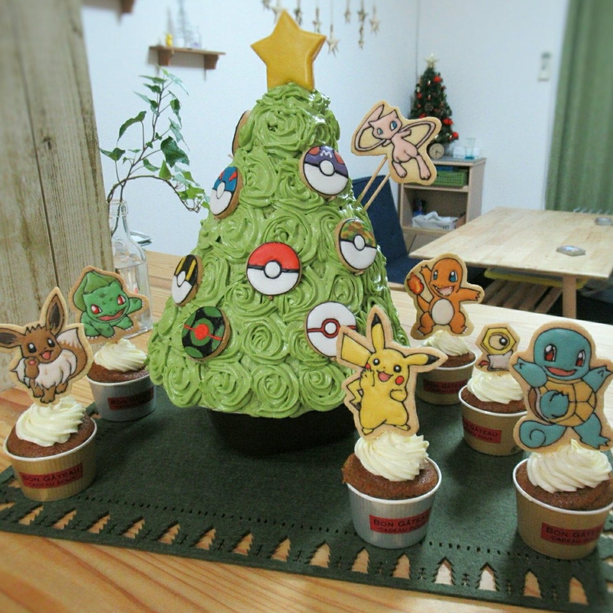 ゆりこら A Twitter 今年のクリスマスケーキは やっぱりカントーポケモン デザインは息子 ポケモン ピカブイ ピカチュウ イーブイ