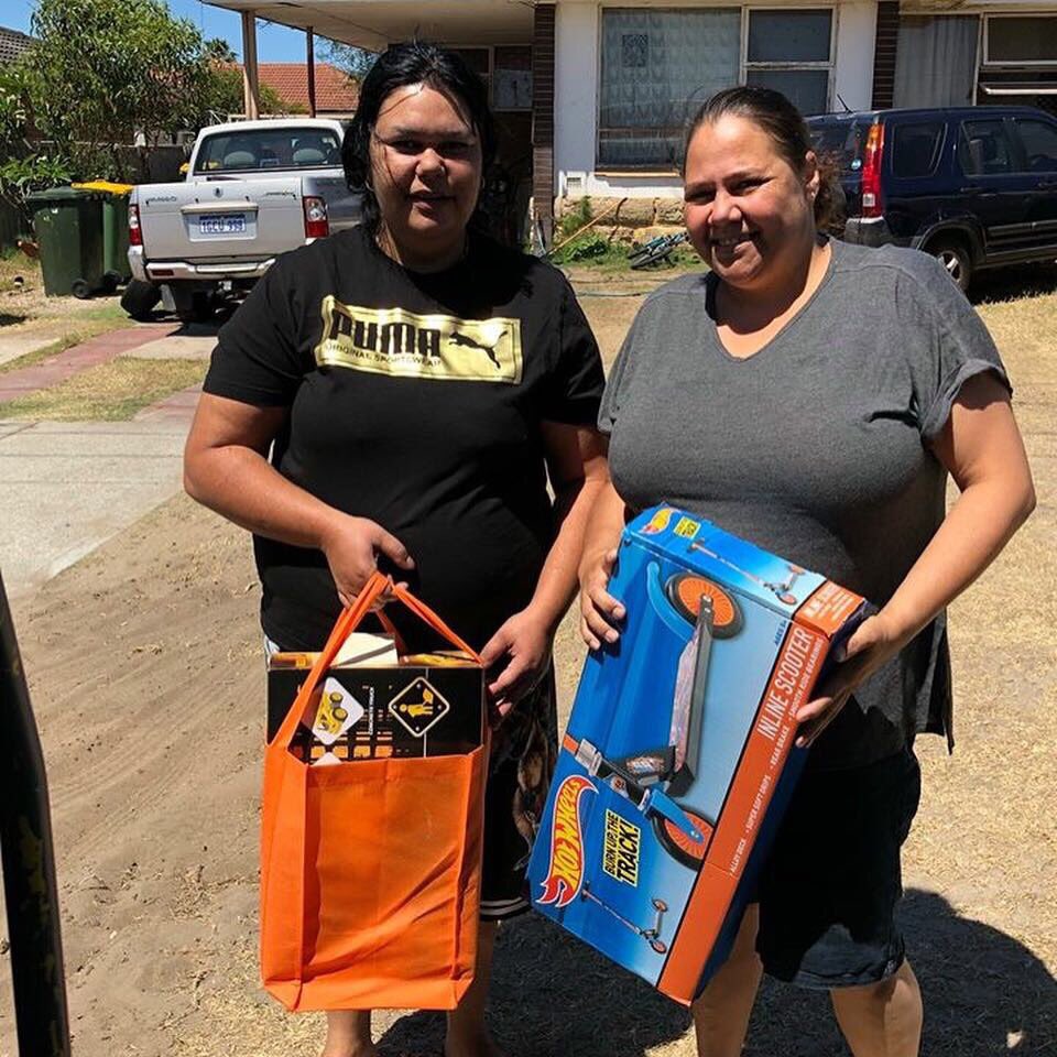 UnitingWA's tweet image. It was a privilege this year to work with #BeMyKoorda Aboriginal Support Group to provide Christmas hampers to families in the community. Thank you and Merry Christmas to all our partners supporting our #FirstNationPeople.