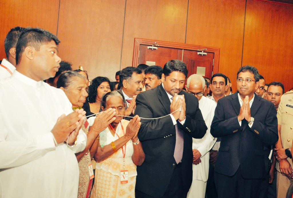 RWijewardene's tweet photo. ආරක්ෂක රාජ්ය අමාත්යවරයා ලෙස රාජකාරි කටයුතු ආරම්භ කළෙමි
Assumed duties as the State Minister of Defence
#lka #SriLanka #SMoDSL #MoD #MoDSL https://t.co/u8sVdkskMa