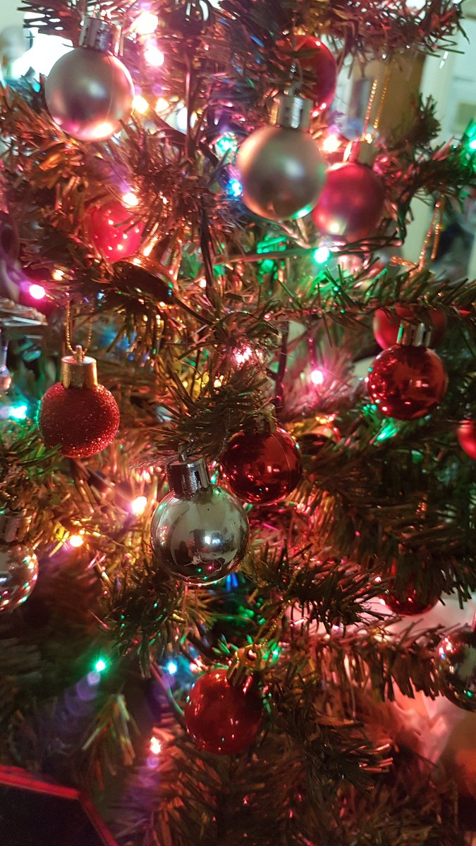 Feel ko lang umupo at tumunganga.

Christmas will never be the same without my hubby.

Wala akong taga tikim ng mga niluluto ko at excited sa ihahanda ko.

Gusto lang matulog ng mga bata.

HIRAPMAGMOVEON😔

Merry Christmas. Enjoy your time with family.

#ALDUBMerryAndLove