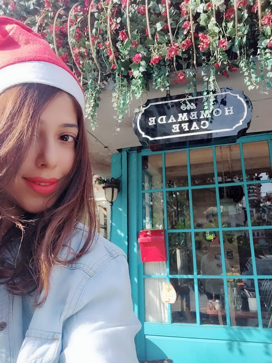 AdditeMalik's tweet photo. Ho ho ho.. it’s Christmas Eve.. join us at @thehomemadecafe for some candle lit dinner tonight and some Christmas carols..and get a chef special gesture brownie from our side..!!!! See you all there ☺️
.
.
#christmas #christmaseve #christmascarols #christmasvibes #homemadecafe https://t.co/BkTz2Cgixi
