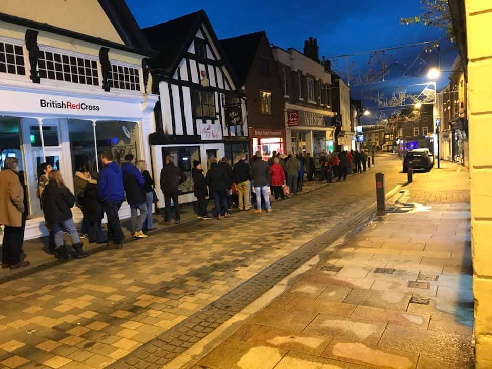lowerloxleyfarm's tweet image. further evidence of food shortages in Uttoxeter, queueing up for bread this morning