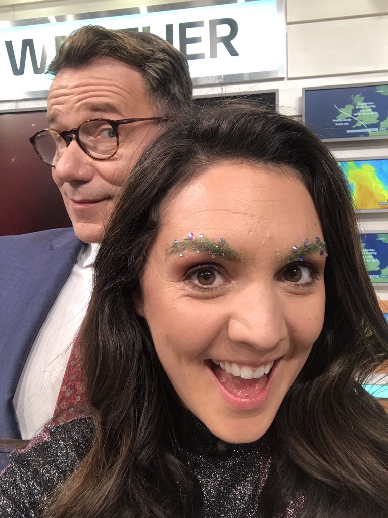 Lauratobin1's tweet photo. π I love my #FestiveBrows @gmb
π Do you? βοΈ https://t.co/bNbk5mi4Yu
