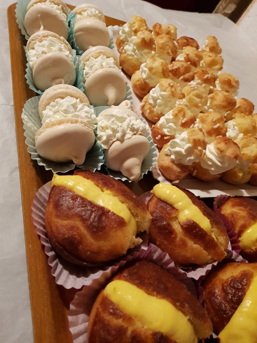 Buona vigilia a tutti. Ho fatto dei dolci per questa sera #24dicembre #Vigilia