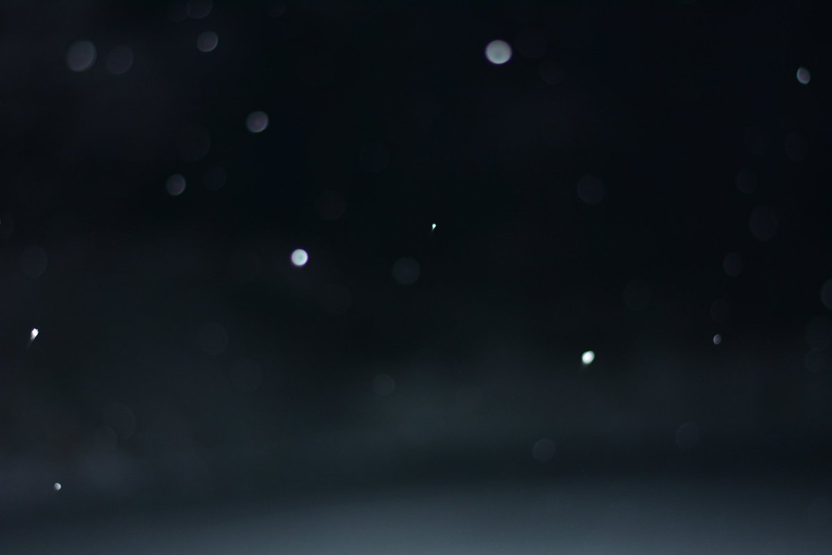tekosaka's tweet photo. ホワイトクリスマス
真っ暗でしょ
でも例年に比べれば全然雪少ない

ケーキも何も無いけど
雪がクリスマスイブの夜を良い雰囲気にして��れる。

#photography
#写真好きな人と繋がりたい 
#写真撮ってる人と繋がりたい 
#Holynight 
#いつかは大切な人と一緒に過ごしたい https://t.co/YmrTs2h9YH