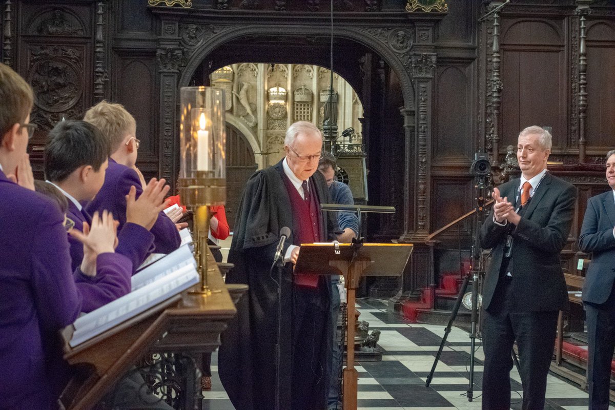 Before the rehearsal, the choir and the BBC team gave @SJCleobury a round of applause for his long and dedicated service at King's. Today will be his last Christmas Eve at King’s. #9LC