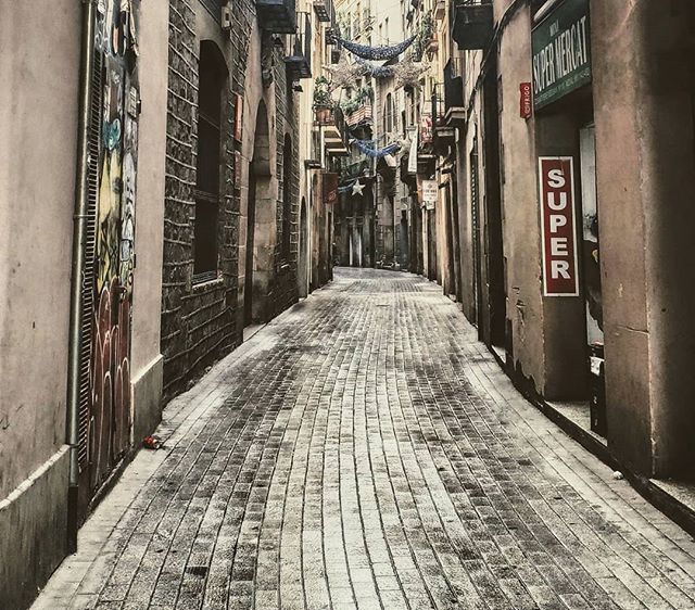 JaroslavLacko's tweet image. #lackoj #barcelonastreets #alley #barcelona #catalunya #spain bit.ly/2AfT0b9
