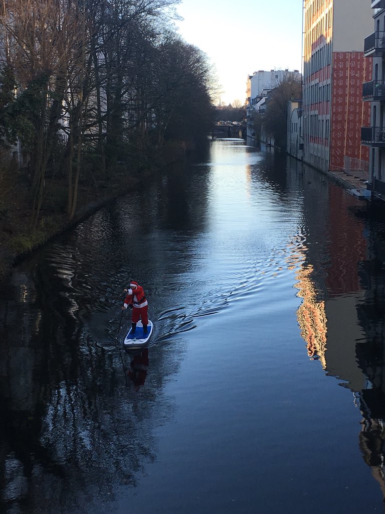 DIEZEIT's tweet photo. Weihnachten in #Hamburg https://t.co/GVmPIgp4QJ