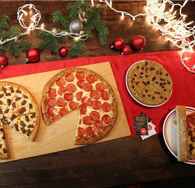 Deseamos que paséis muy feliz noche. Nosotros estamos hoy en horario de comidas hasta las 16:00 y mañana volveremos con mucha pizza!