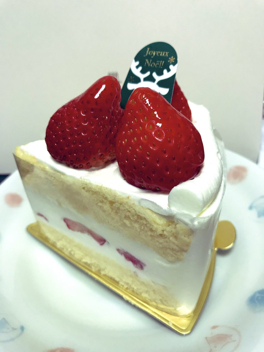 トワ V Tvittere クリスマスケーキどーん 左 アンテノールの サンタのおひげ ムースケーキでフランボワーズの酸味が美味しいです 好き 右 アンリ シャルパンティエの ザ ショートケーキ 王道三角の形にイチゴが3個ものってる超ボリューム トワ V Tvittere クリスマスケーキどーん 左 アンテノールの サンタのおひげ ムースケーキでフランボワーズの酸味が美味しいです 好き 右 アンリ シャルパンティエの ザ ショートケーキ 王道三角の形にイチゴが3個ものってる超ボリューム