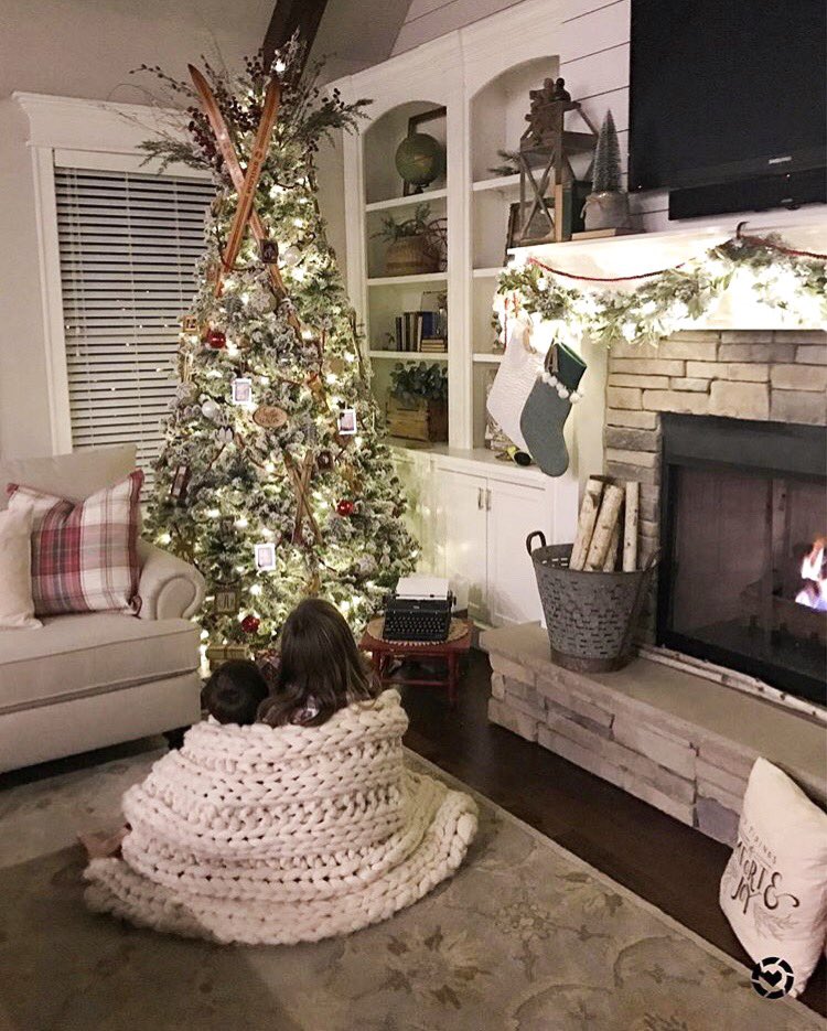 EnglandFurn's tweet photo. Visions of chestnuts roasting by an open fire brought to us by @ourvintagenest. We hope each and every one of you have an amazing day filled with laughter, joy, and peace in your heart and home! https://t.co/drLshvo1bx