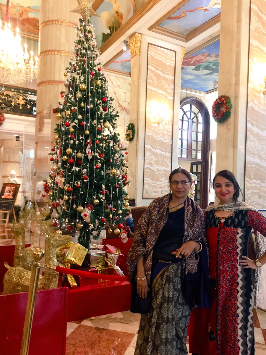 SayyedJenifer's tweet image. This Christmas I will become Santa for my MIL ( mother in law ) &amp;amp; surprise by her taking to a trip. We often forget near ones wishes so.

Coz all her life went on sacrifice for family so this Christmas we will enlighten her by memorable trip

#XmasWithInFocus #InFocusSmartphone