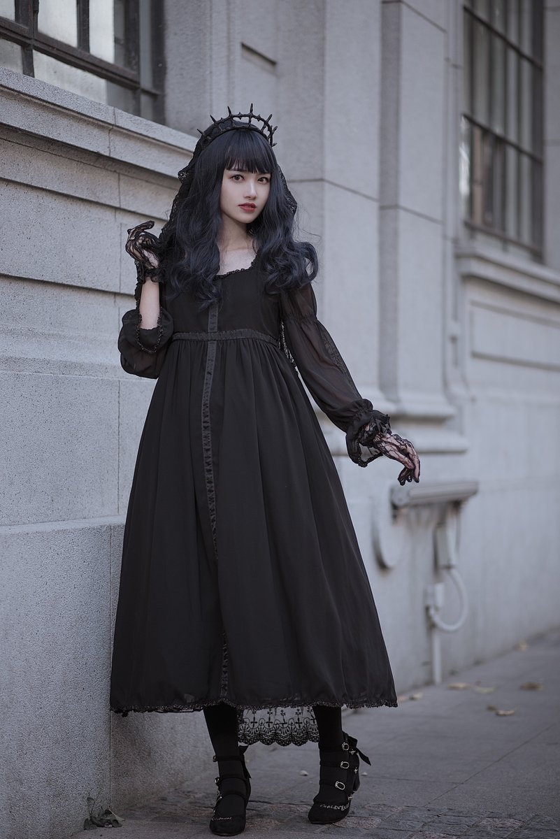O Xrhsths Moi Meme Moitie Sto Twitter モデルをしてくださった方のコーディネートをご紹介 十字架ロングワンピース と黒髪がとても神秘的で素敵です こちらもクリスマスフェアー対象商品です T Co 45a8ezhx58