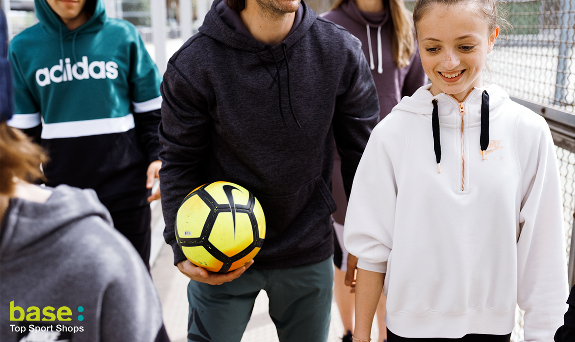 Base eLeague tweet media