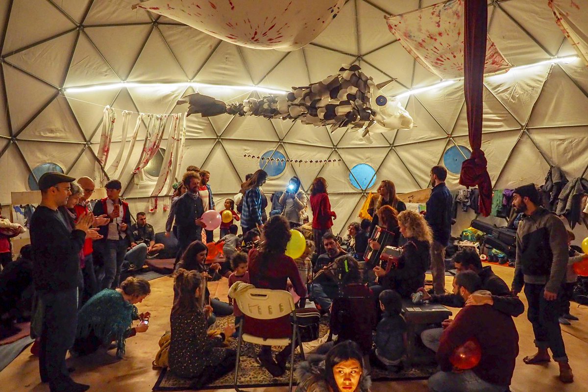 Our Christmas Workshop in Pikpa camp with #MikrosDounias!!! We talked, we laughed, we played and we shared love, colors and music! Thanks to everyone who was there and to all of you who supports us from all around the world! Merry Christmas to all! ♥️⭐️🌟🎄🌲