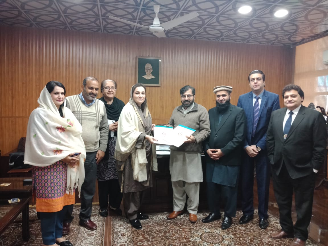 ParwaanPakistan's tweet photo. Mehnaz Akber Aziz President Parwaan National Center of Excellence and Dr. Rafaqat Ali Akber Director Institute of Education Research University of the Punjab sign MoU in Lahore today for the purpose of legislation for Early Childhood Care and Education (ECCE) in Pakistan. https://t.co/VjFvXZBNk1