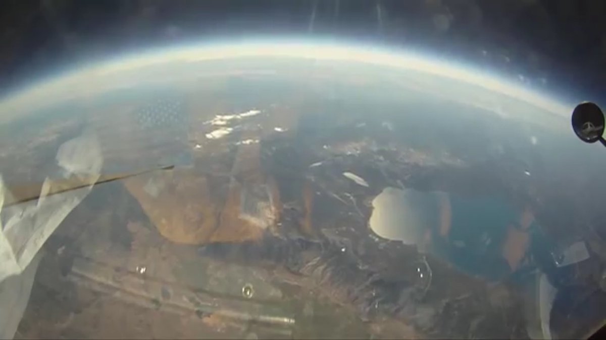 Photos taken from <a href="/Space_Station/">International Space Station</a> vs video taken from U2 Spy Plane
youtu.be/rETerk8pxuw

Space Station=High Altitude Plane?

#FlatEarth