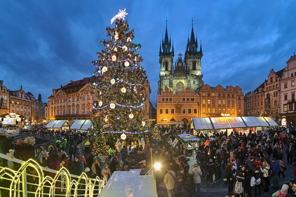 Expats.cz tweet media