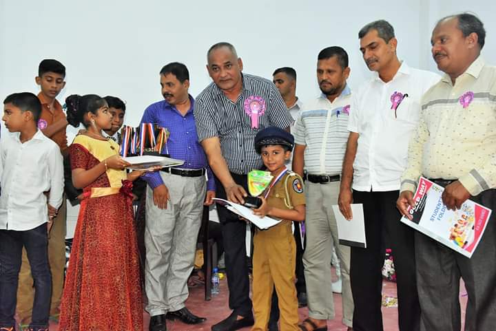 AlmNazeerMP's tweet photo. Dec17. During the #Addalaichenai Gold Preschool Annual prize giving Event. https://t.co/0nn6g5nIXo