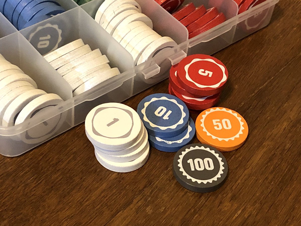 テンデイズの木製コイン をゲット。家にあった100均ケースに入れたらサイズピッタリ。もう1セットあるので同じケースをもう1個欲しいけど、どこで買ったか覚えていない。セリアだったかな。。