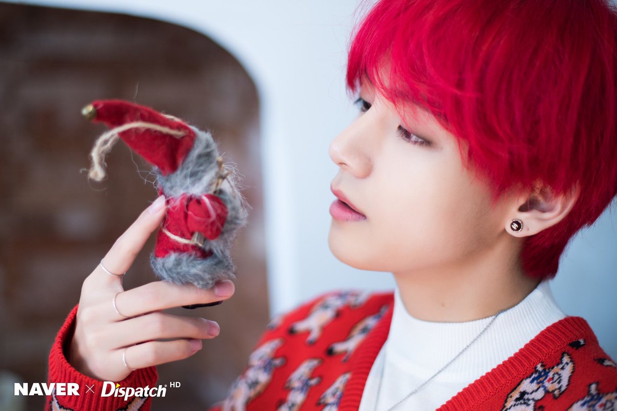 __09minie__'s tweet photo. Don't merry christmas, marry me
#MerryChristmas #BTS #해뷔_벌쓰_데이 #Vㅔ리_Vㅔ리_생일축하해 #BTS_V #MerryChristmas2018 #MERRY_CHRISTMAS https://t.co/EWYWt2NnbG