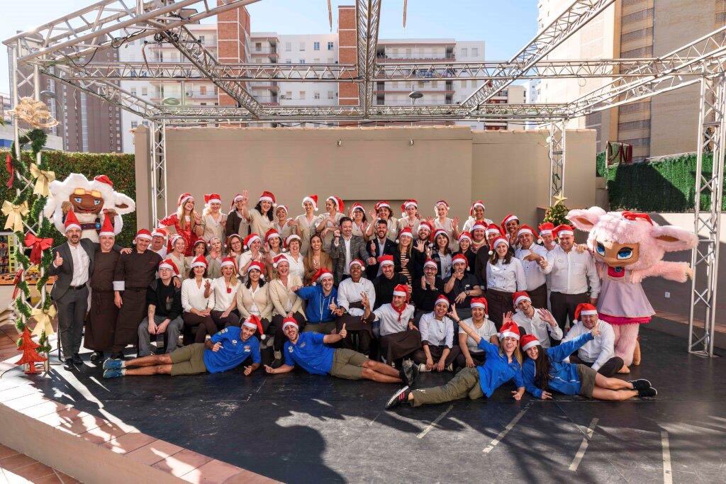 _SolPelicanos's tweet photo. Can you feel It? Christmas Spirit has possesed us!! Merry Christmas 🎅
#merrychristmas #feliznavidad #team #equipo #family #familia #nochebuena #christmaseve #travelgram #picoftheday #solpelicanosocas https://t.co/JxwoJkkIAD