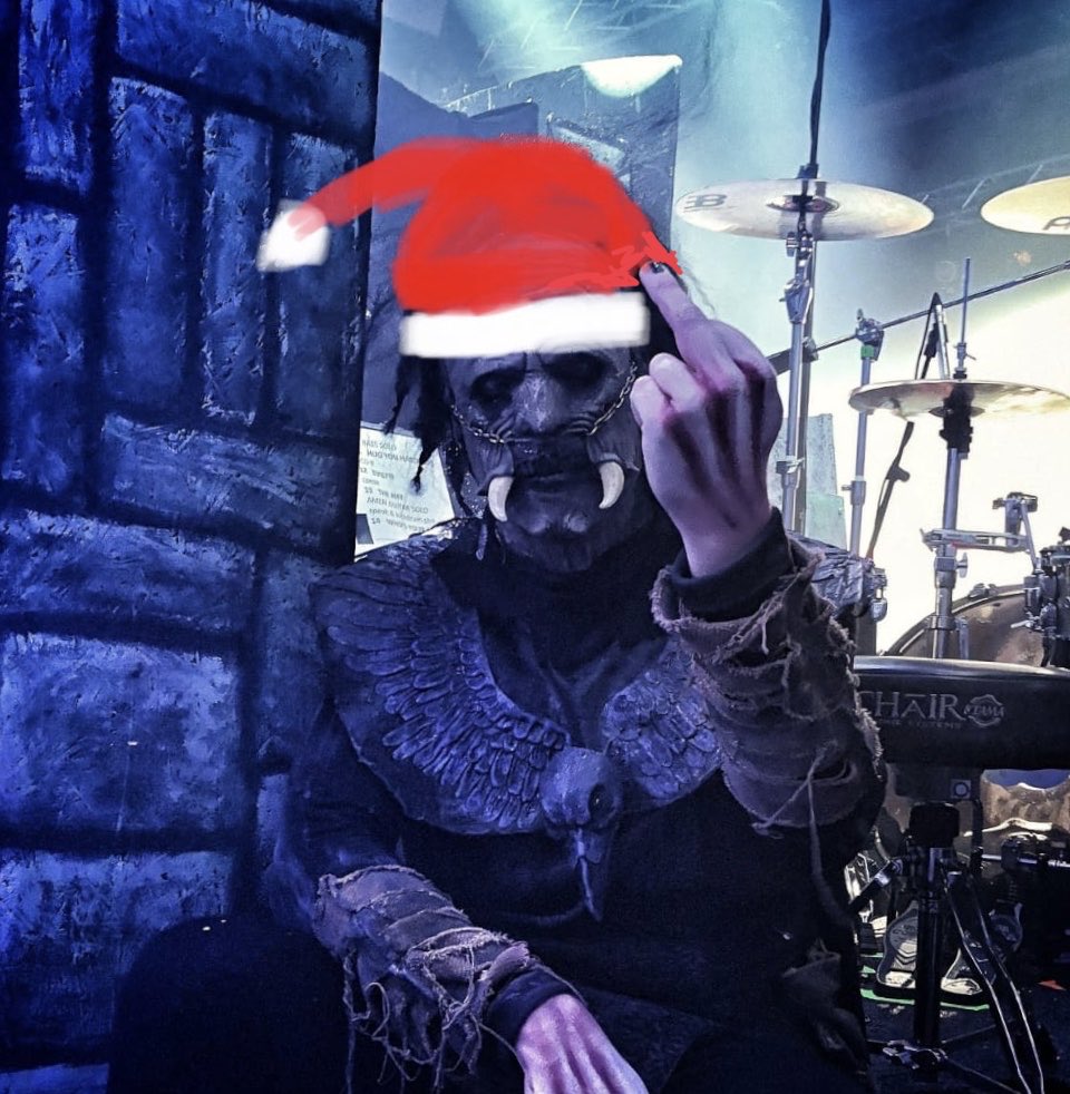 ManaOfLordi's tweet photo. Merry and happy as fuck!

#christmas #photoshopskills #sexappeal #manaoflordi  #lordi #throwback https://t.co/86xW0ZZlVU