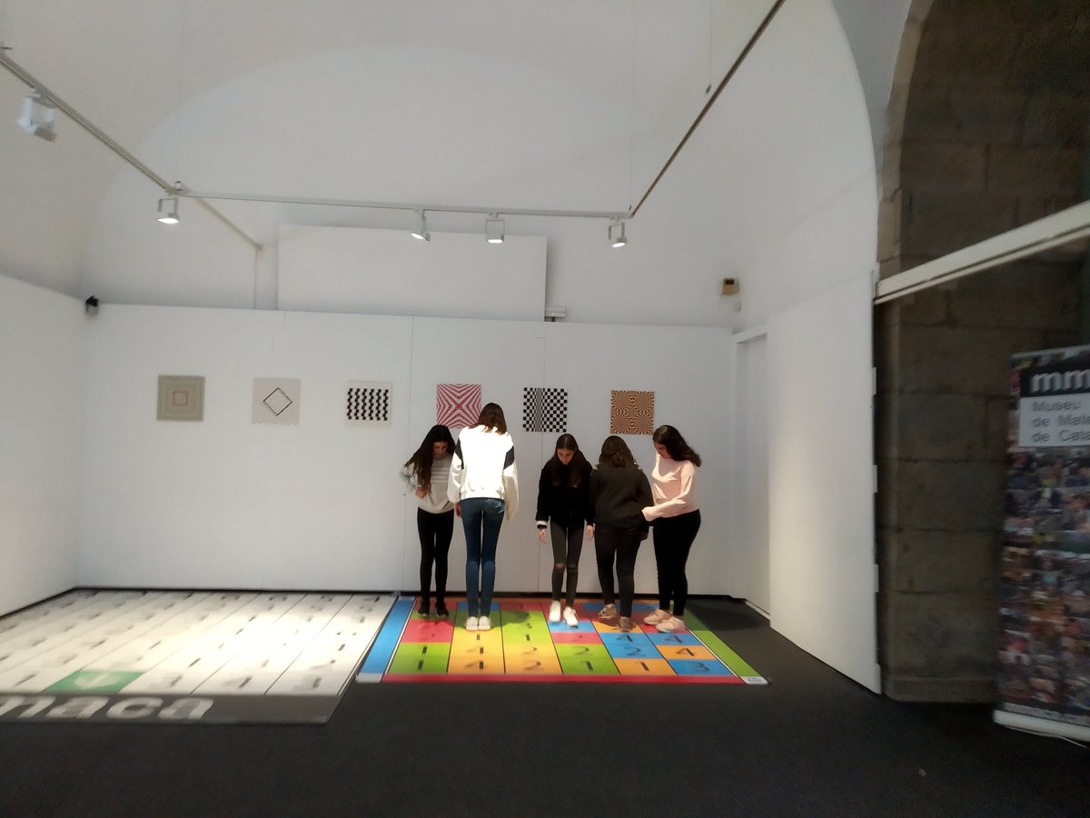 LauFM's tweet photo. Moments al @MMACA_cat en l'exposició de Girona a la @casadeculturagi. Molt recomanable! #mathsarefun https://t.co/OeYfYG7F2E