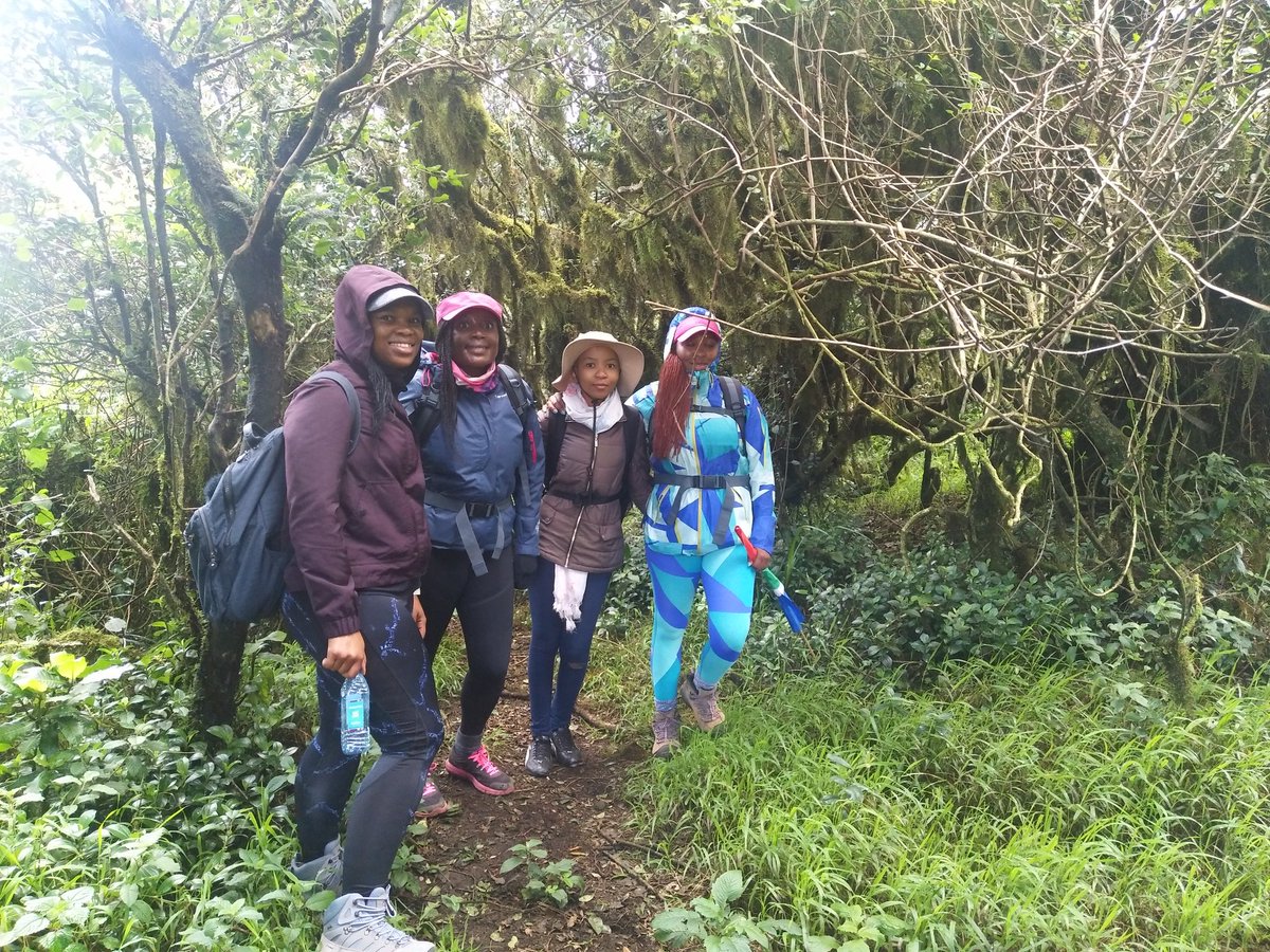 BlackCase_Girl's tweet photo. This is how we started our morning....hiked up Ngong Hills....#wehike #kenya... #comeletshikesa #travelbloggers #hikingadventures https://t.co/AXGo1Xp5d6
